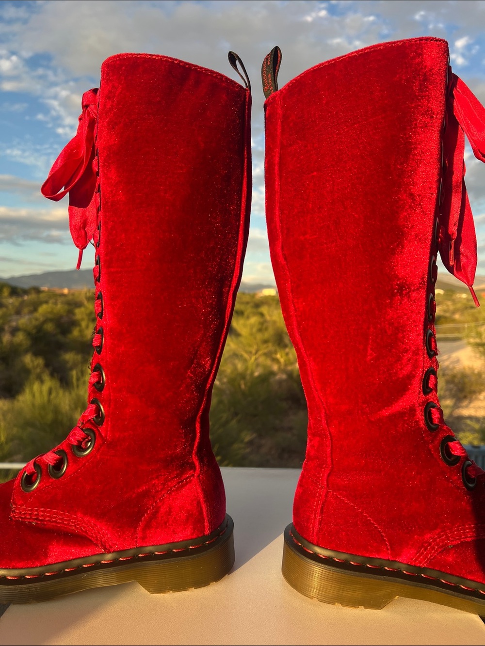 ❤️ Rare EC Dr. Martens Red Velvet 20 Eye Lace Up Knee High Boots ❤️ - Picture 10 of 15